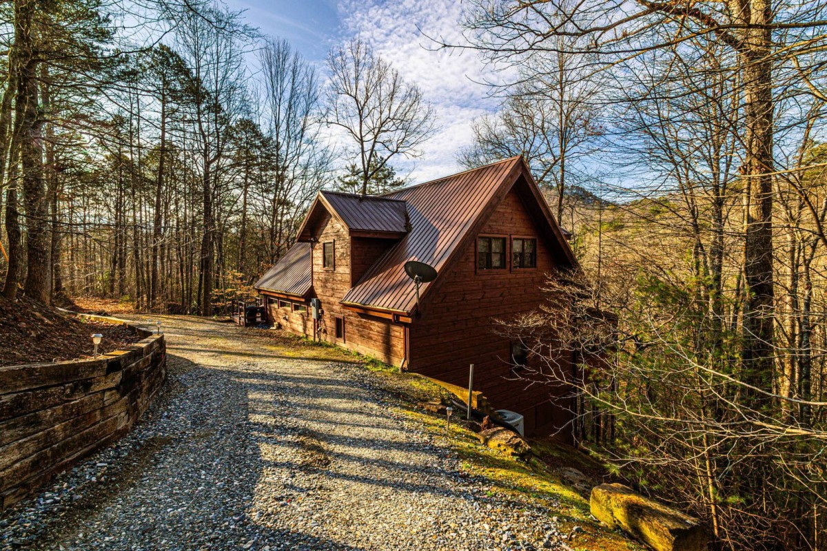 Stonewood Cabins LLC-White Tail Hollow-image-1