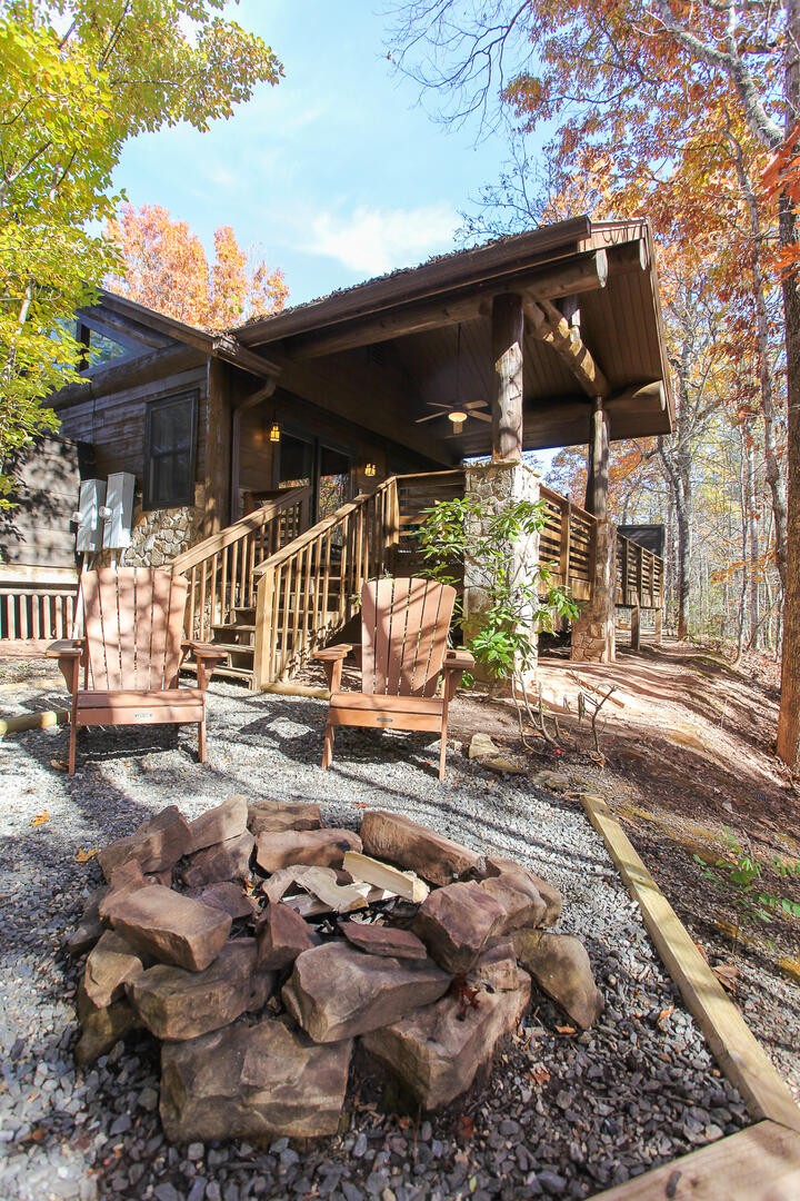 Stonewood Cabins LLC-Treehouse D-image-1