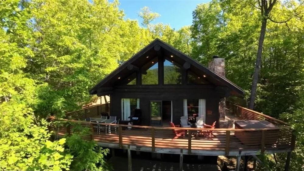 Stonewood Cabins LLC-Watershed Cabin 07-image-1
