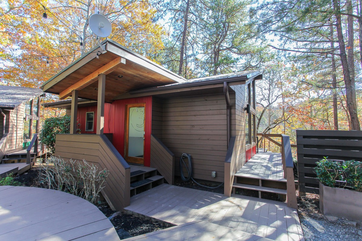 Stonewood Cabins LLC-Woodland Loft 3-image-1
